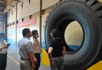 跟著服務專員跑企業|“加我微信，有困難我們一起解決” ——煙臺市財政局服務專員把政策服務資金送工廠進車間業務培訓